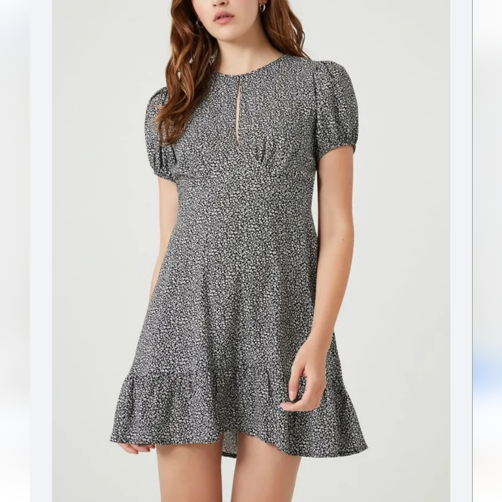 Forever 21 small black and white dress